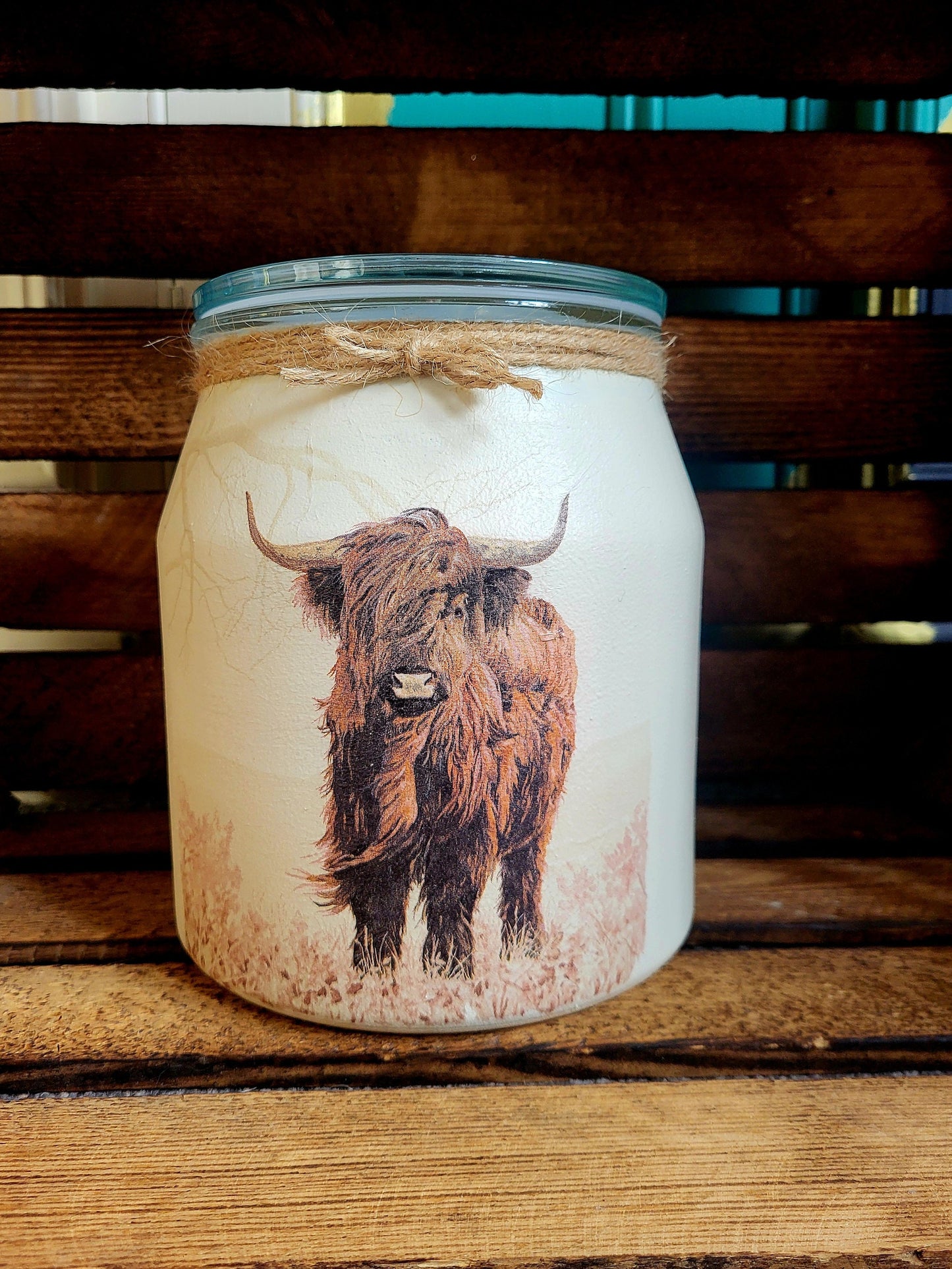 Decorative cookie and biscuit jar